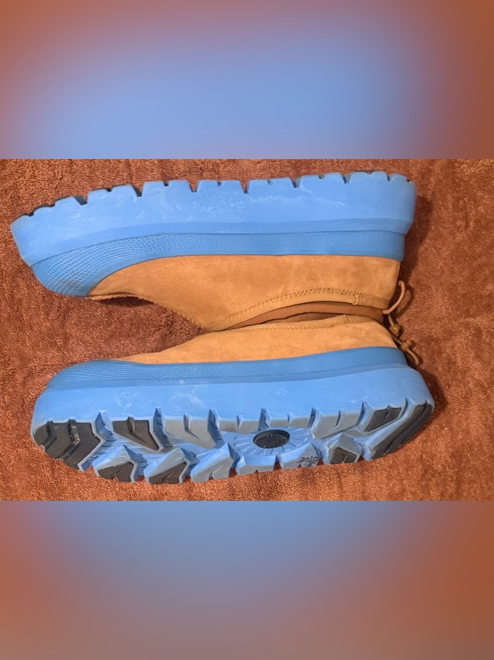 UGG Men's Tan Suede Slip-On Casual Shoes Blue Sole Logo Round Toe Size 11 - Picture 7 of 9